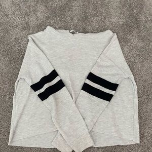 White striped crop longsleeve with hood